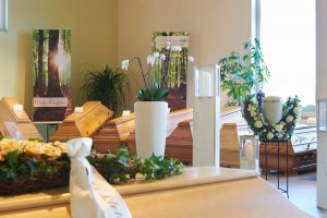 Bestattungshaus-Huber-Oberkirch-Bestatter-Ausstellung